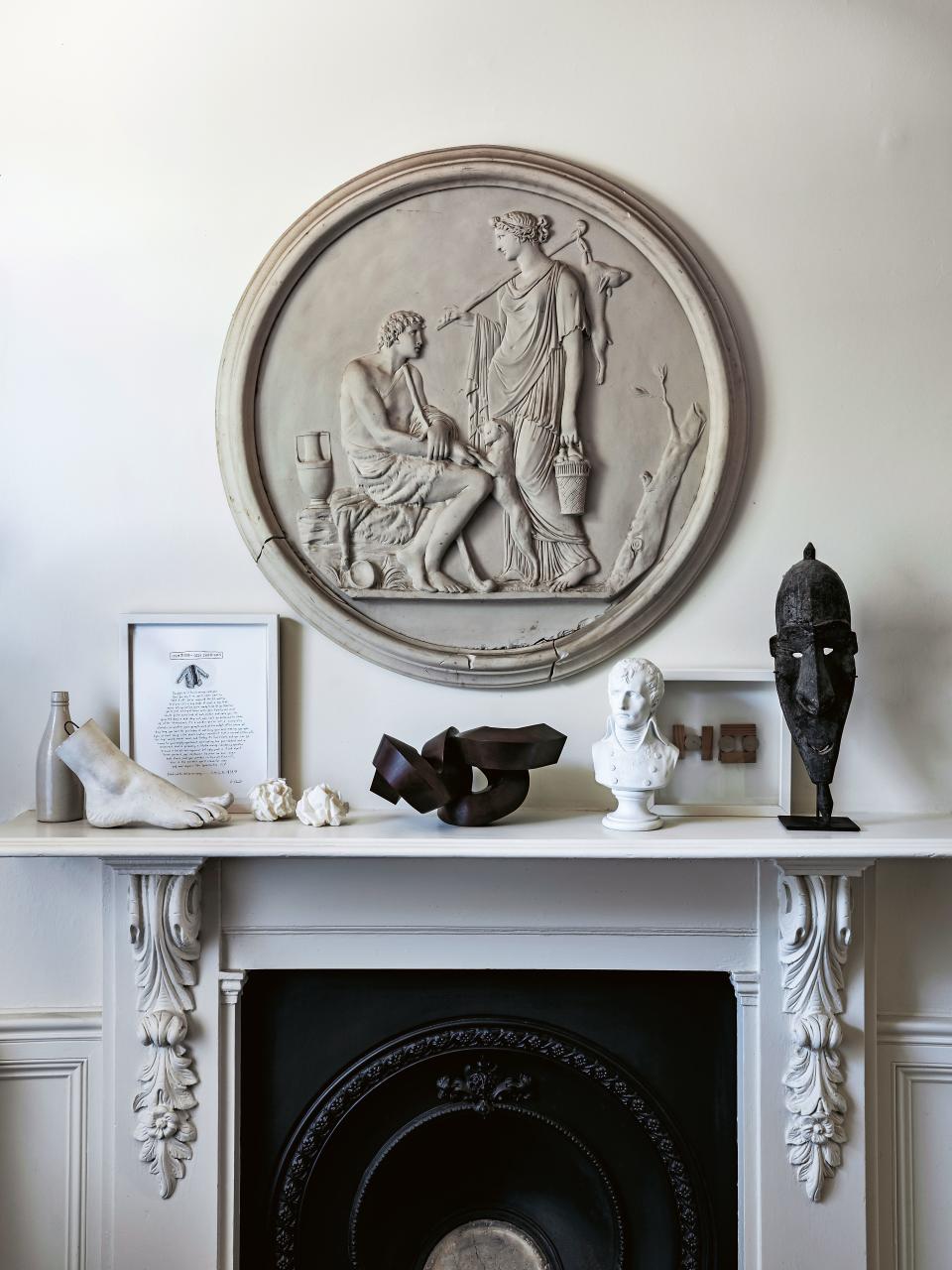 “Living in a Victorian terrace means that space and scale are limited,” says Ronan Sulich, a veteran of the auction house Christie’s of his Sydney home. “While I still love the art and culture of the 18th century, I’m also drawn to the contemporary art of our time, and increasingly add small modern pieces into the mix, where they speak to each other across the ages.” Here, an abstract Clement Meadmore sculpture plays off more classical figurative works.