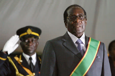 FILE PHOTO - Zimbabwe's President Robert Mugabe attends his inauguration at State House in Harare, Zimbabwe June 29, 2008. REUTERS/Philimon Bulawayo/File Photo