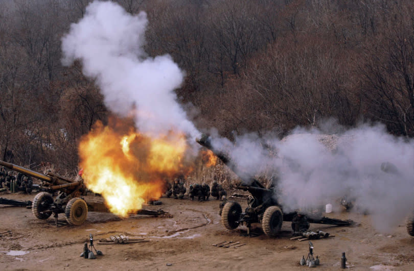 北韓軍隊5日上午9時至11時在白翎島和延坪島北部地區發射砲彈。（示意圖／達志／美聯社）