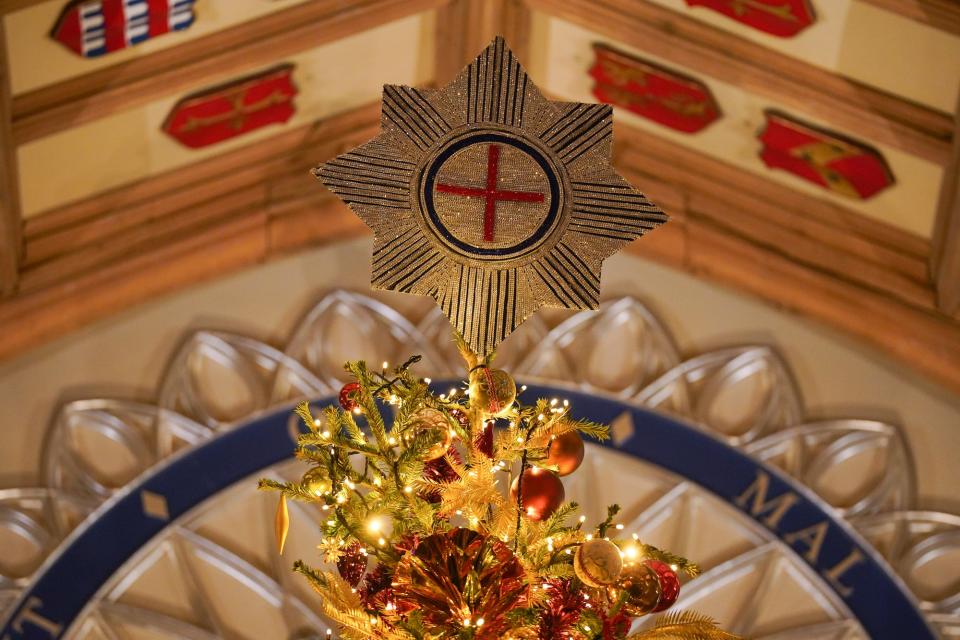 The star on top of the Christmas tree at Windsor Castle in 2023