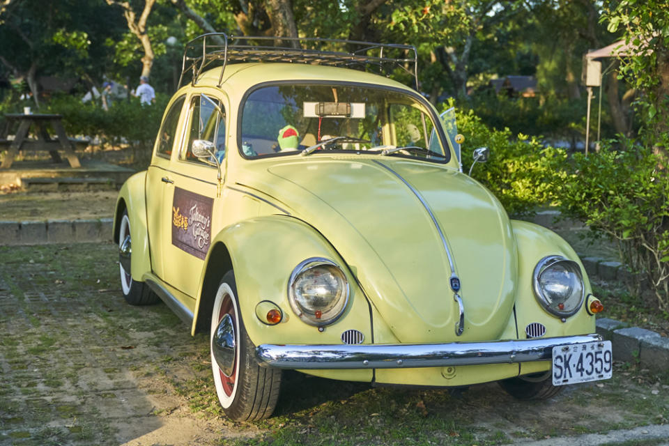 Volkswagen Beetle 是保時捷博士設計的汽車，採用空力冷卻設計。