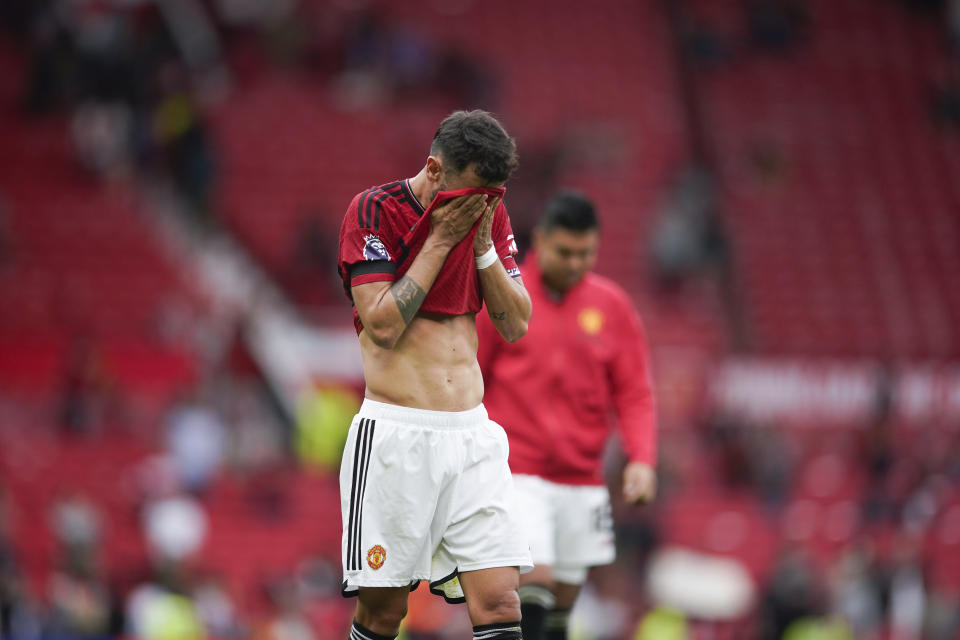 Bruno Fernandes del Manchester United reacciona al final del encuentro de su equipo ante el Brighton en la Liga Premier el sábado 16 de septiembre del 2023. (AP Foto/Dave Thompson)