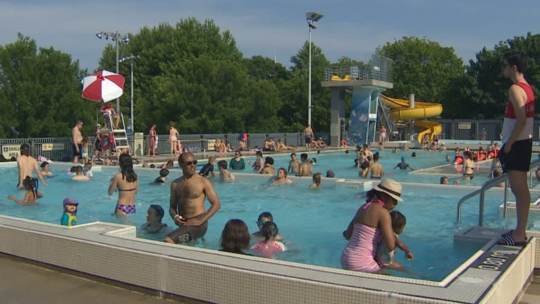 Muggy weather grips Toronto as heat warning, severe thunderstorm watch continues for city