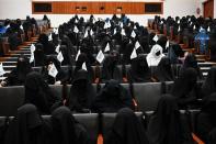 <p>Cabe recordar que bajo el gobierno talibán entre 1996 y 2001, los derechos de las mujeres quedaron prácticamente reducidos a la mínima expresión. (Photo by AAMIR QURESHI/AFP via Getty Images)</p> 