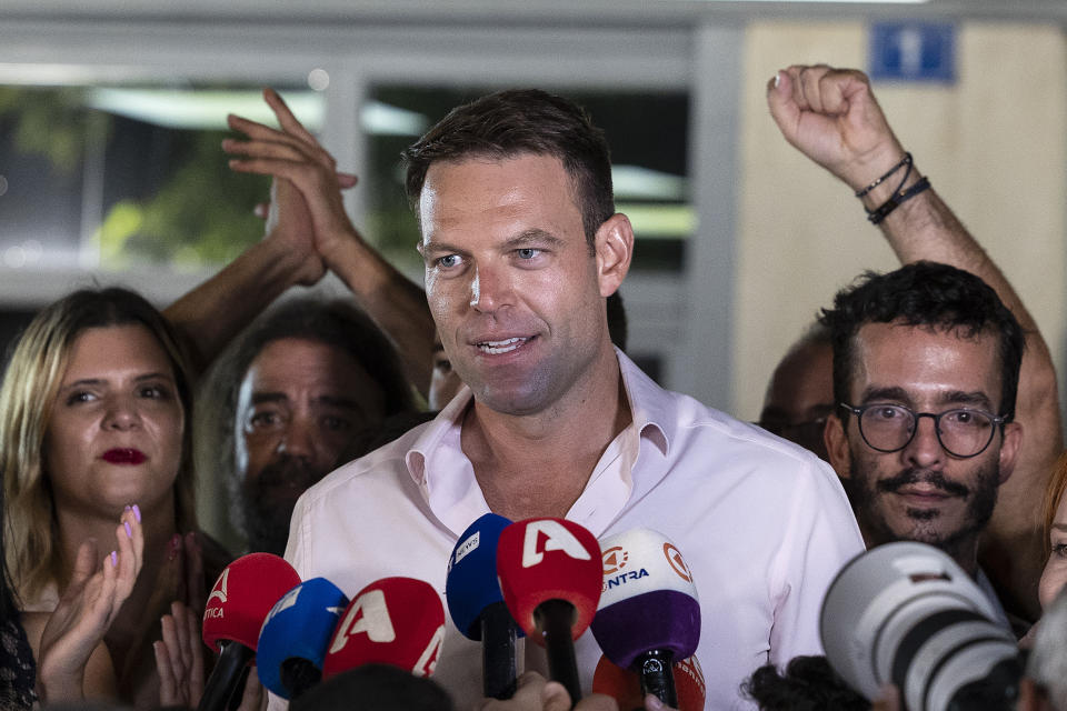 FILE - Stefanos Kasselakis, newly elected leader of main opposition party Syriza, speaks to supporters outside the party's headquarters in Athens, Monday, Sept. 25, 2023. Greece's main left-wing opposition party, Syriza, has suffered a damaging setback as nine lawmakers quit the party in protest against its newly elected leadership (AP Photo/Yorgos Karahalis, File)