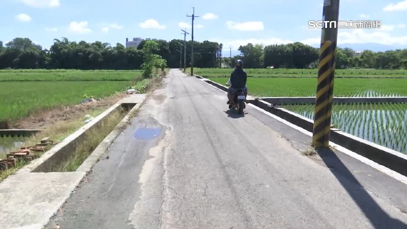 警方表示，已通報路平專案來改善路況。