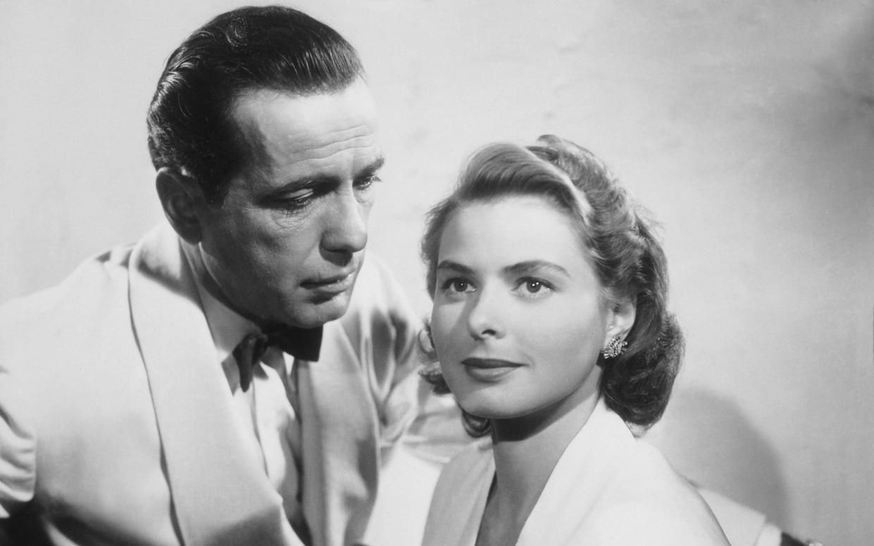 'We’ll always have Paris': Humphrey Bogart as Rick and Ingrid Bergman as Ilsa in Casablanca (1942) - Glasshouse Images / Alamy Stock Photo