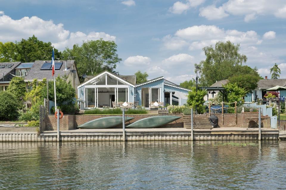 rare chance to live on an island on the river thames