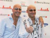 Oben ohne kann auch bei Männern sexy sein. Das bewiesen die "Frisuren" der Band Right Said Fred. "I'm Too Sexy" jammerten sie augenzwinkernd in ihrem größten Hit aus dem Jahr 1991. (Bild: Ralph Orlowski/Getty Images)