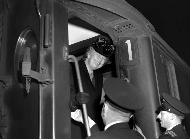 In 1948, Eleanor Roosevelt, former US first lady and the president of the UN Human Rights Commission, arrives in Paris to attend the General Assembly that adopted the Universal Declaration of Human Rights