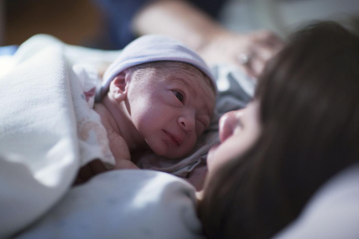 A newborn can see best at the depth of about 8-10 inches; this is just right to begin to enjoy Mommy’s face from the breast-feeding position.