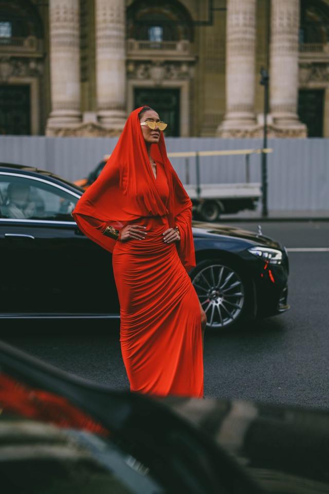 The most elegant outfits to copy from the streets of Couture Fashion Week -  Yahoo Sport