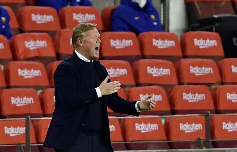 Ronald Koeman,  disgustado con los dirigentes de Barcelona