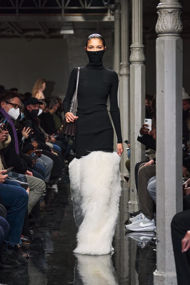 A look from the Alaïa Summer/Fall 2022 collection. <p>Photo: Courtesy of Alaïa</p>