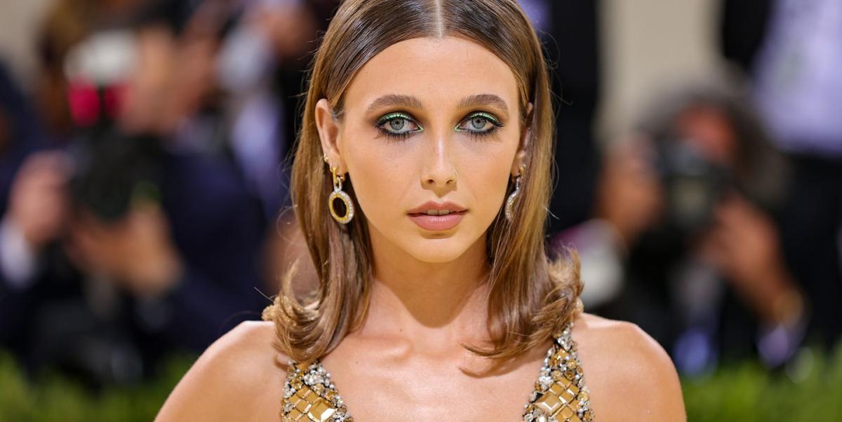 Emma Chamberlain Serves Golden Glamour in Plunging Corset Mini Dress and  Ballet-Inspired Square-Toe Heels - Sports Illustrated Lifestyle