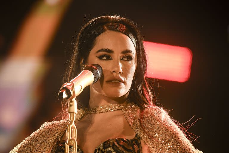 La artista por y actriz de 32 años, Lali Esposito, durante su show en Vélez Sarsfield