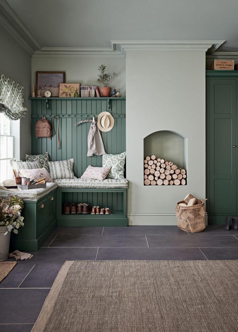 Country kitchens ideas: the 'bootility' room