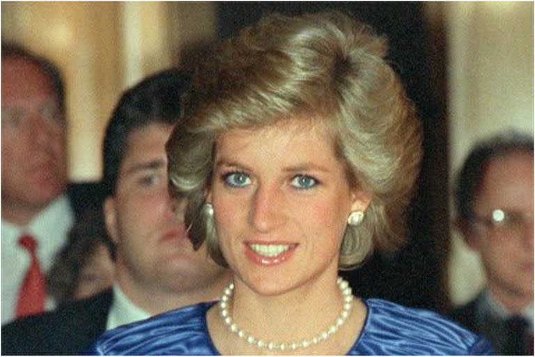 Diana de Gales tenía 19 años cuando conoció a Carlos 