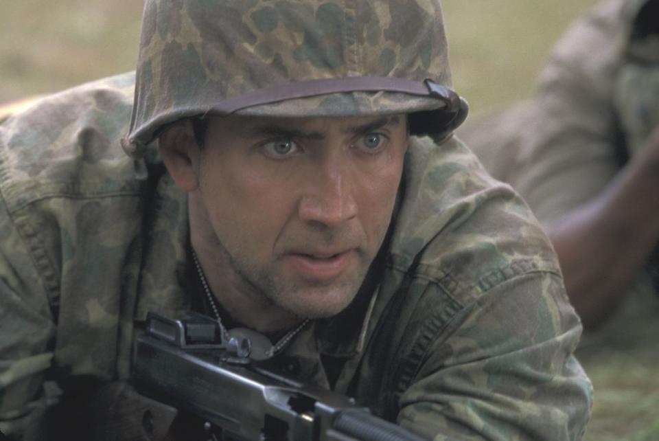 Dass in einem Film über Navajo-Codierer die Navajo-Codierer seltener im Bild sind als Nicolas Cage: geschenkt. Dass ein 120 Millionen Dollar teures Kriegsepos wie "Windtalkers" zu den "zehn historisch inkorrektesten Militärfilme überhaupt" gezählt wird, kann auch passieren. Nur sollte es dann nicht noch Verluste machen, die nach heutiger Rechnung rund 109 Millionen US-Dollar groß waren. (Bild: Fox)