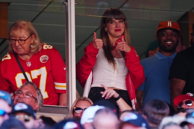 Taylor Swift's Music Not Played During Travis Kelce's Game: Here's Why –  Billboard