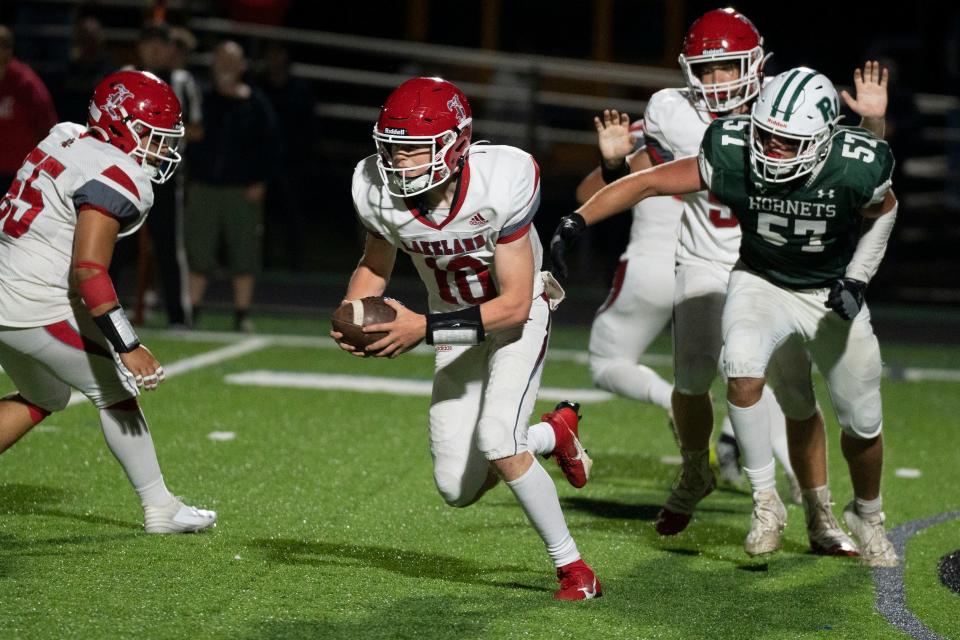 Sep 15, 2023; Little Falls, NJ, USA; Lakeland football at Passaic Valley. L #10 QB Collin Sabric in the fourth quarter. Mandatory Credit: Michael Karas-The Record