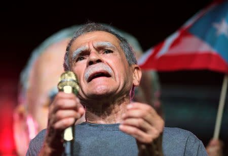 FILE PHOTO - Puerto Rican Oscar Lopez Rivera attends a rally in his honour after being released from house arrest in San Juan, Puerto Rico on May 17, 2017. REUTERS/Alvin Baez/File Photo