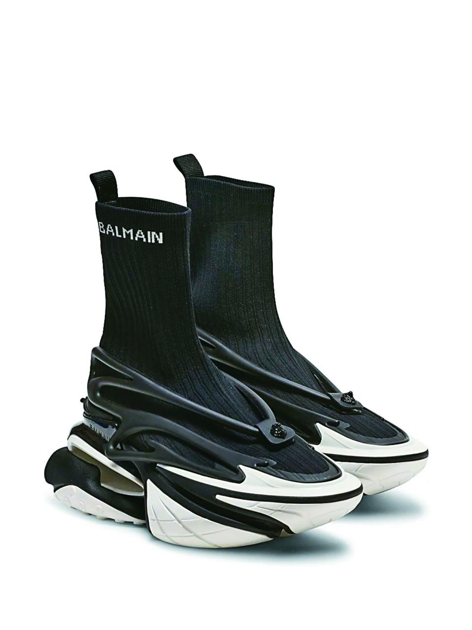黑白UNICORN高筒運動鞋 NT$42,500（美之心提供）