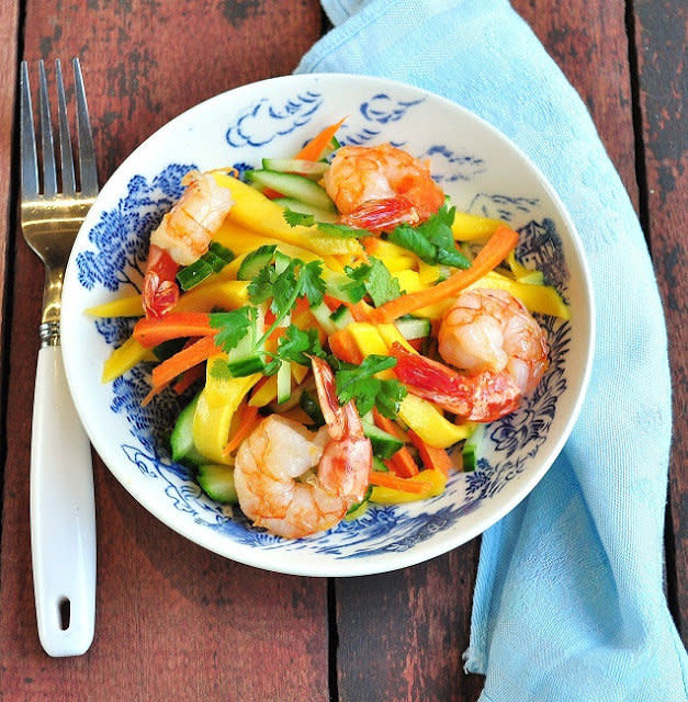 <strong>Get the <a href="http://www.versesfrommykitchen.com/2011/06/thai-mango-salad-with-grilled-shrimp.html" target="_blank">Thai Mango Salad with Grilled Shrimp</a> recipe from Verses From My Kitchen</strong>