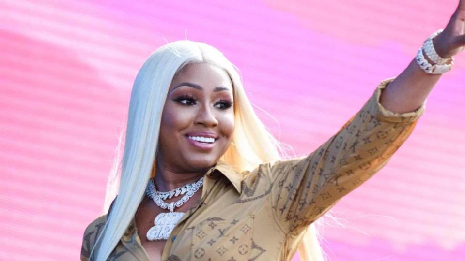 <p>City Girls rapper Yung Miami has dropped a bombshell, revealing she is pregnant with her second child and says she has the support of her incarcerated cohort, J.T. Yung Miami revealed the news in a teaser for the upcoming documentary, “City Girls: Point Blank Period Part 2.” In the clip, you can see Yung Miami […]</p> <p>The post <a rel="nofollow noopener" href="http://theblast.com/city-girls-yung-miami-pregnant/" target="_blank" data-ylk="slk:City Girls Rapper Yung Miami Reveals She’s Pregnant with Second Child, Says J.T. Supports Her;elm:context_link;itc:0;sec:content-canvas" class="link ">City Girls Rapper Yung Miami Reveals She’s Pregnant with Second Child, Says J.T. Supports Her</a> appeared first on <a rel="nofollow noopener" href="http://theblast.com" target="_blank" data-ylk="slk:The Blast;elm:context_link;itc:0;sec:content-canvas" class="link ">The Blast</a>.</p>