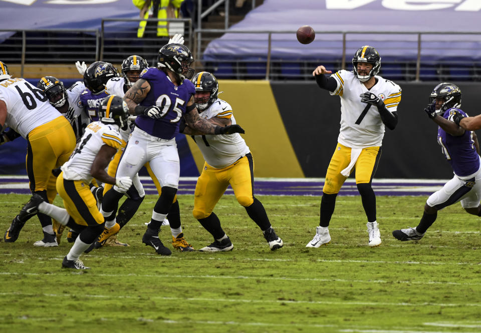 Pittsburgh Steelers quarterback Ben Roethlisberger (7) will face the Baltimore Ravens on Wednesday.  (Photo by Mark Goldman/Icon Sportswire via Getty Images)