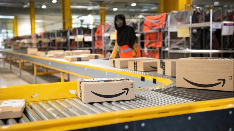 Amazon will use AI to map where items are in demand in order to fulfill nearby warehouses with those items. 