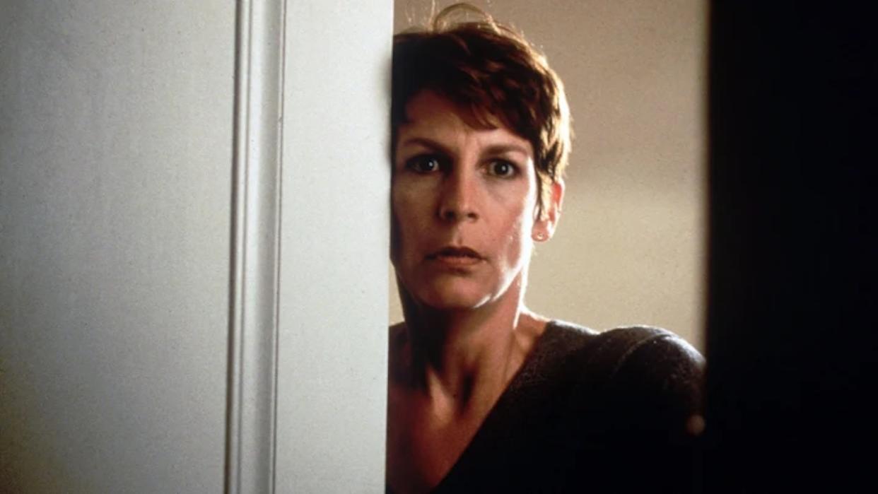  Jamie Lee Curtis as Laurie Strode in Halloween H20: 20 Years Later 