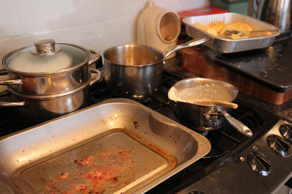 A baking tray cleaning hack has attracted a mixed review online. (Getty Images)