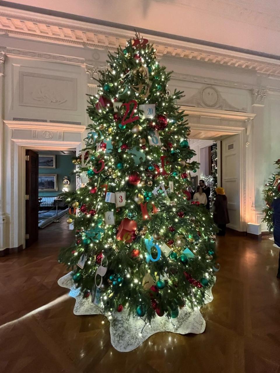 Tour White House Holiday Decorations 2023