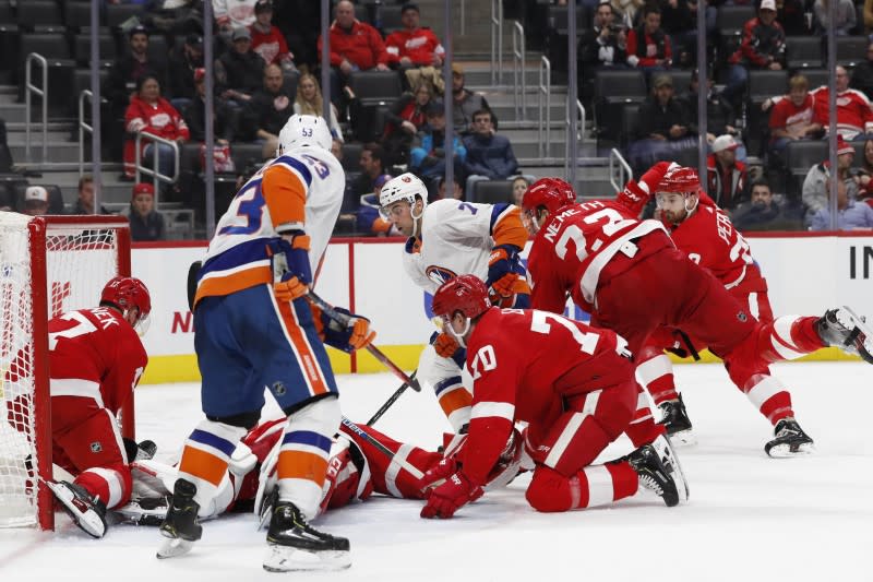NHL: New York Islanders at Detroit Red Wings