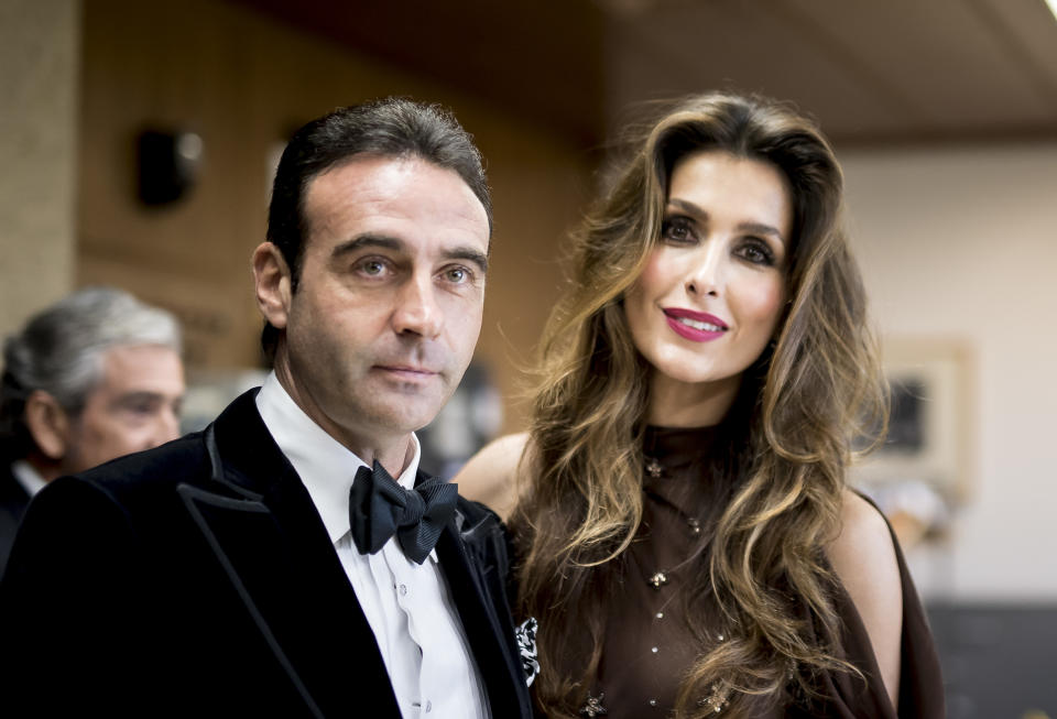 MADRID, SPAIN - DECEMBER 13: Enrique Ponce and Paloma Cuevas attend an official dinner with 'Mariano De Cavia', Luca De Tena' and 'Mingote' Award's Winners on December 13, 2016 in Madrid, Spain. (Photo by Samuel de Roman/WireImage)