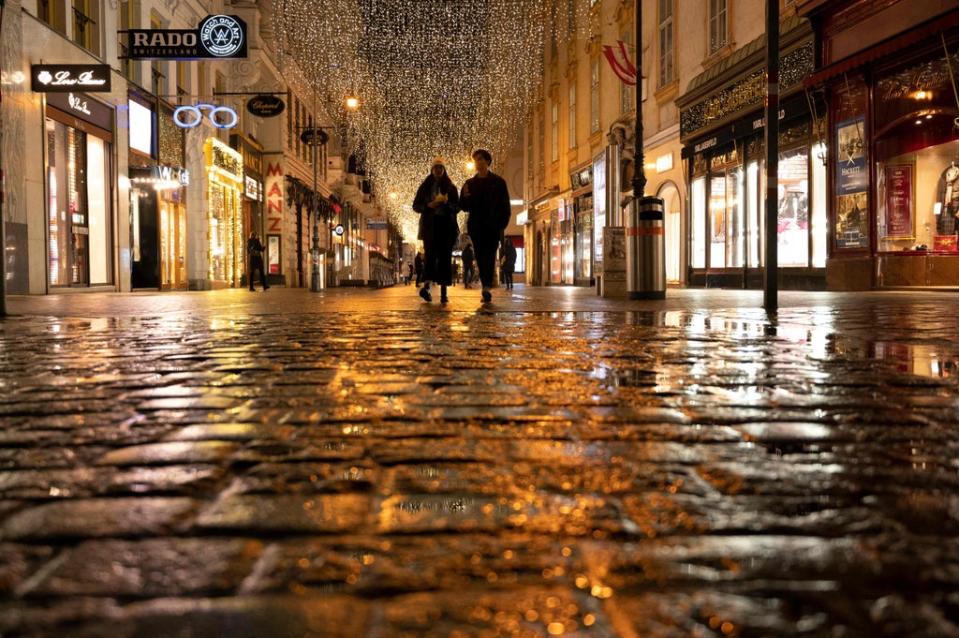 Shuts stores in Vienna as Austria enters nationwide lockdown (AFP via Getty Images)