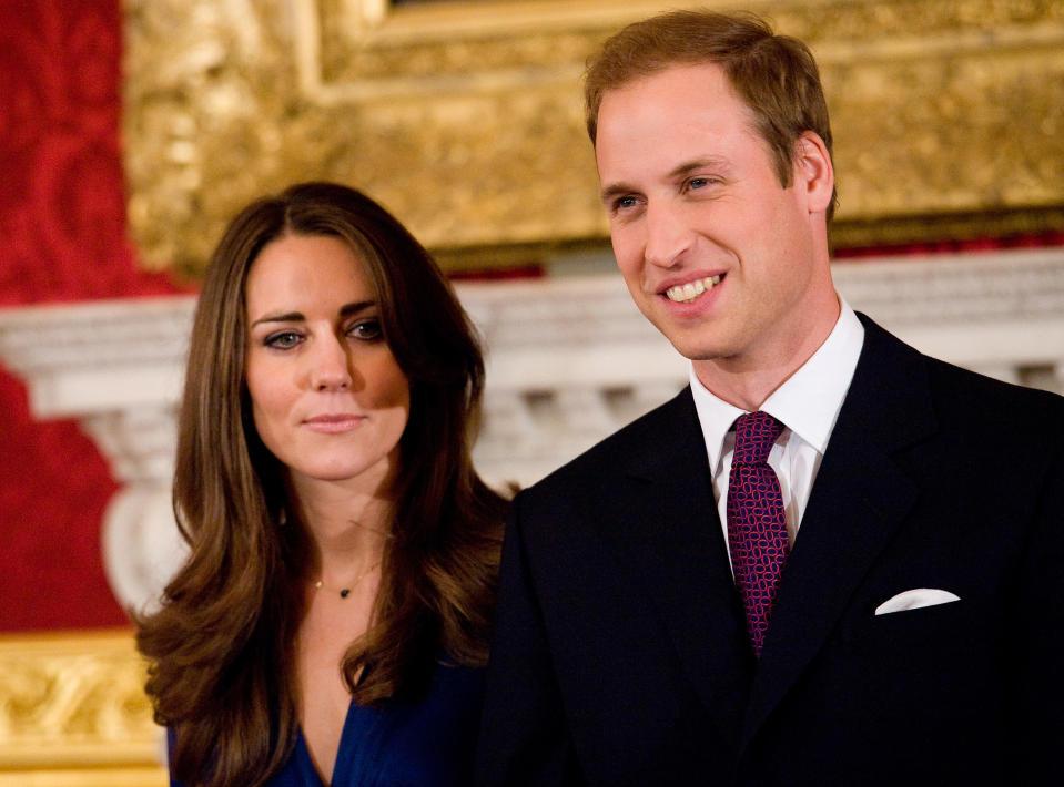 Sin embargo, algunas imágenes engañan ya que durante el anuncio de compromiso con Kate Middleton su problema capilar fue prácticamente imperceptible. Y es que un buen estilismo y el ángulo adecuado son de gran ayuda. (Foto: Samir Hussein / Getty Images)