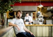 <p>Ein Menü im Kopenhagener Noma kostet rund 305 Euro. Eine Alternative à la carte gibt es hier selbstverständlich nicht – der Gast speist, was Küchenchef René Redzepi auf den Tisch bringt. (Foto: gettyimages) </p>