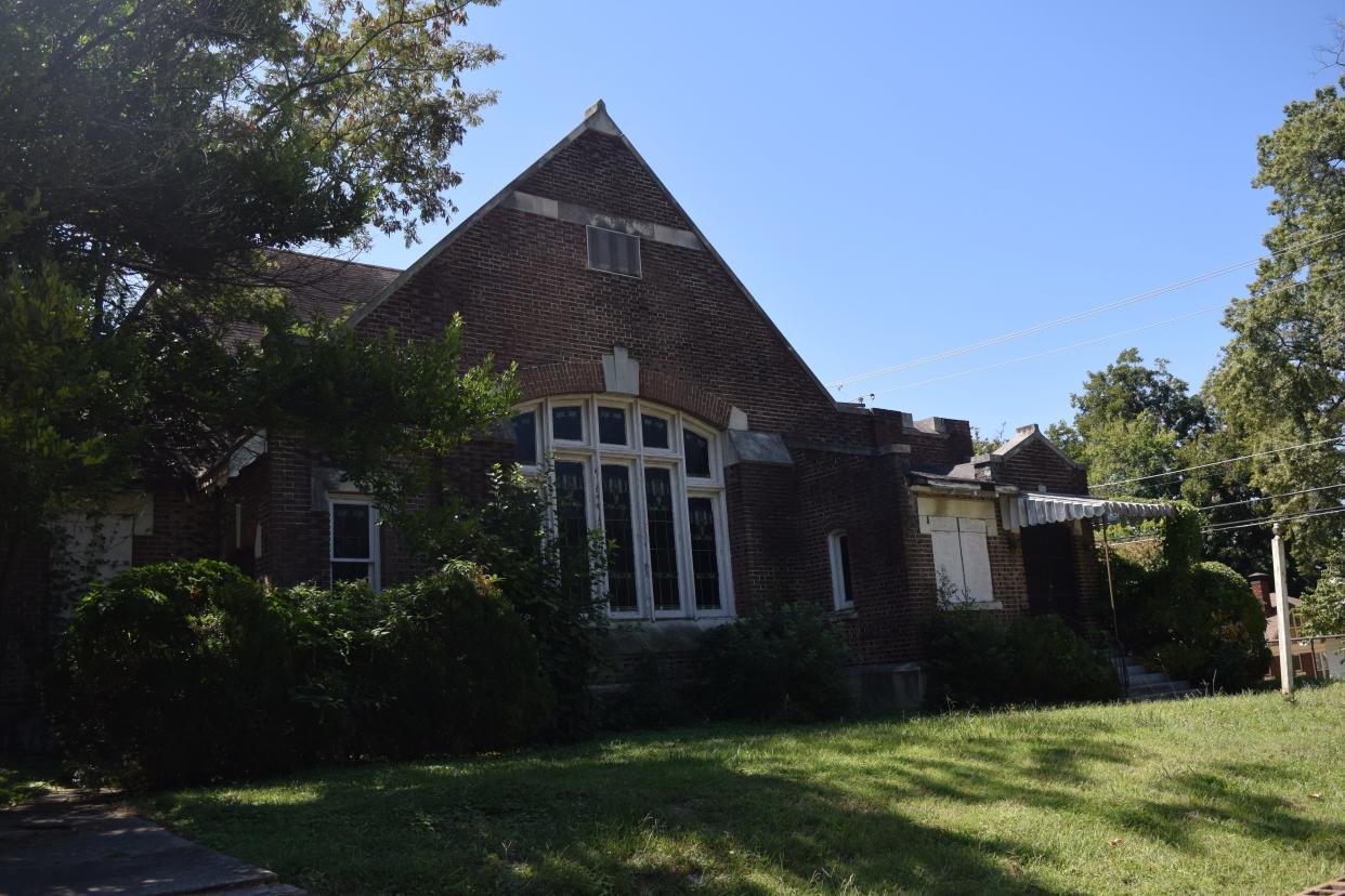 Outside of 1663 Autumn Ave. in the Evergreen Historic District. Developers are looking to convert the building into ten apartments with a cafe and bakery on the ground floor.