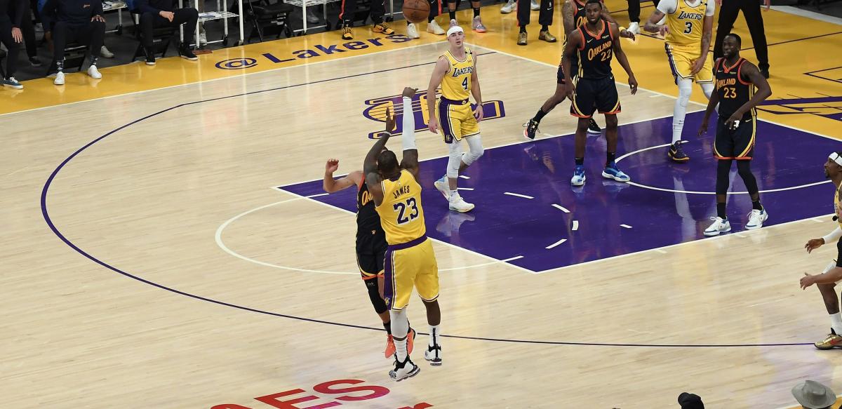 Lakers' Matt Ryan Hits Incredible Buzzer-Beater: Watch