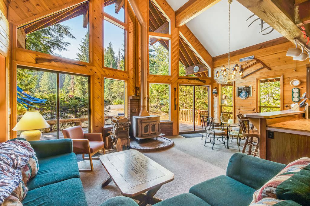 Spacious Snoqualmie Cabin