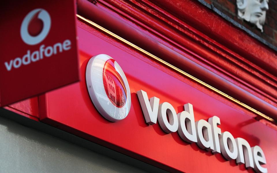 Vodafone contact customer service how make complaint complain cancel 2021 - CARL COURT/CARL COURT