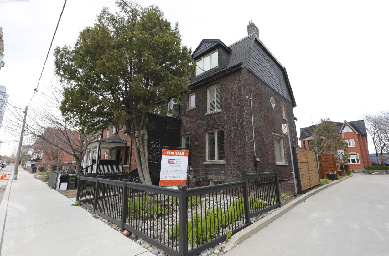 TORONTO, ON - APRIL 14:  A house is seen for sale on River street near Queen Street. As other investments tank, one of Canada's biggest real estate companies is predicting a .5 per cent contraction in Toronto home prices even if the COVID restrictions don't lift until late summer. If the world opens up sooner, house prices coud still rise 1.5 per cent year over year in 2020 in the region.        (Richard Lautens/Toronto Star via Getty Images)