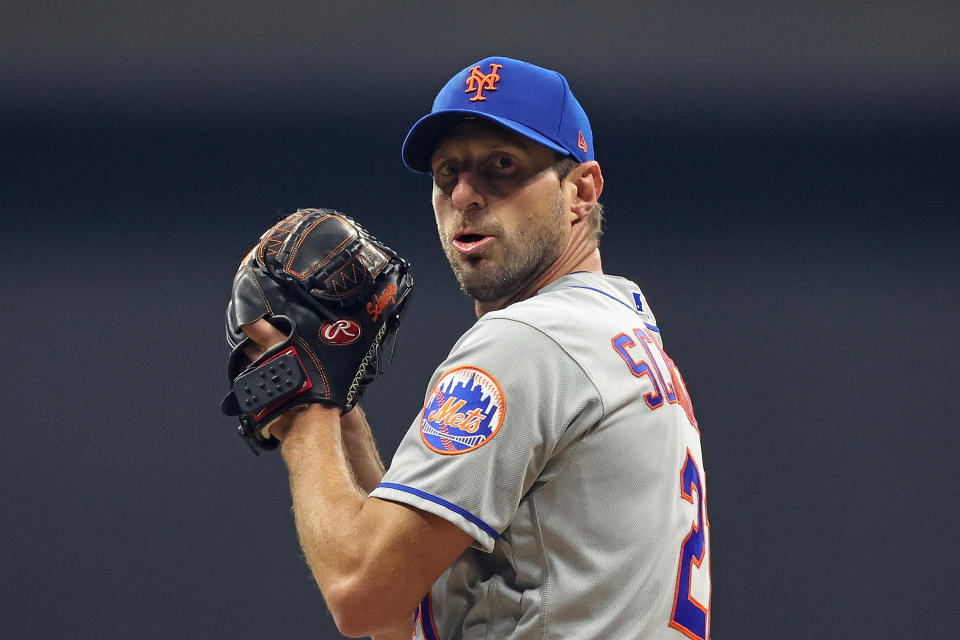 MILWAUKEE, WI - 04 DE ABRIL: Max Scherzer #21 do New York Mets lança um arremesso durante um jogo contra o Milwaukee Brewers no American Family Field em 4 de abril de 2023 em Milwaukee, Wisconsin.  Os Brewers derrotaram o Mets por 9-0.  (Foto de Stacy Revere/Getty Images)