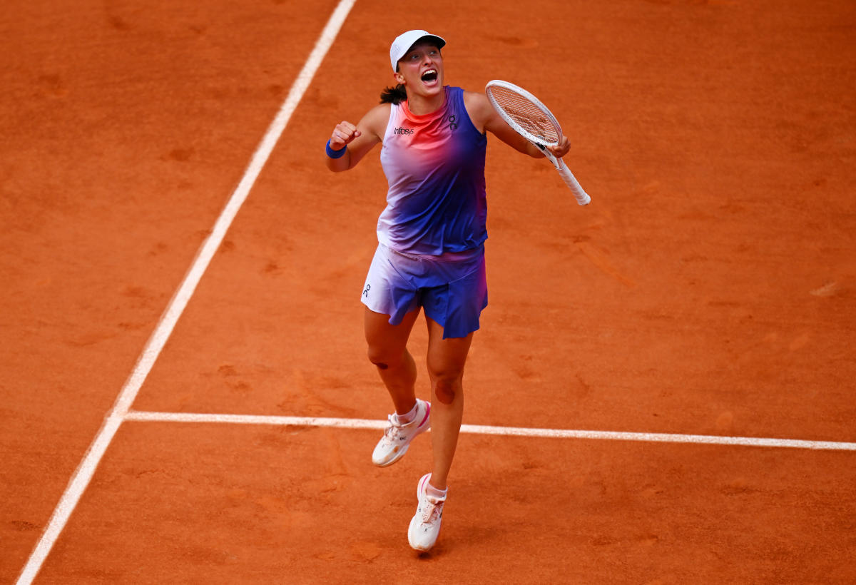 French Open final: Iga Świątek defeats Jasmine Paolini for her third straight title at Roland Garros