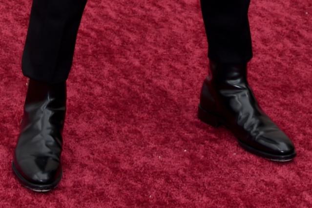 Timotheé Chalamet Goes Shirtless in Sequined Blazer and Slick Boots on  Oscars Red Carpet 2022