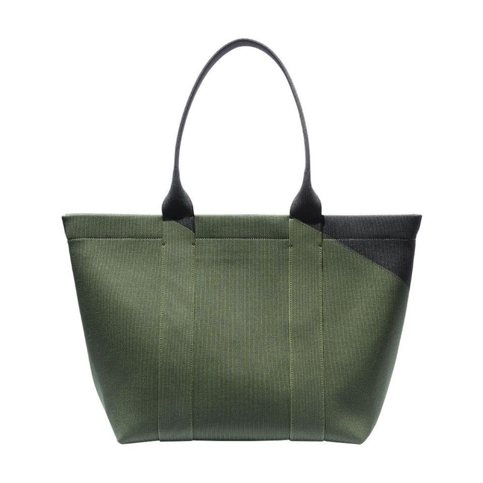 6) The Essential Tote