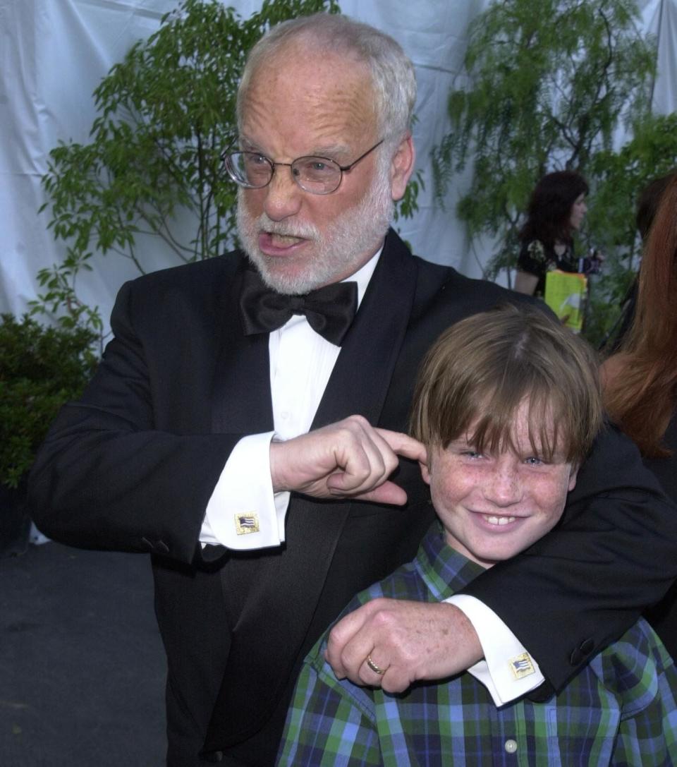 Richard Dreyfuss and his son Harry in 2000. Harry claims actor Kevin Spacey put his hand on his thigh and then on his genitals when he was 18 in 2008. (Photo: Getty Images via Getty Images)