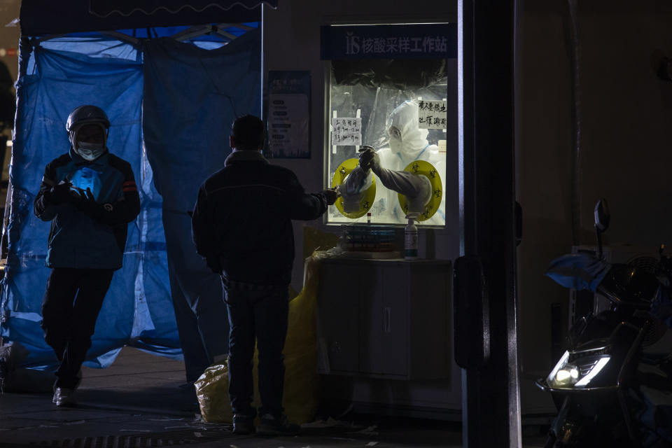 Una cabina de pruebas de COVID-19 en Shanghái, China, el 1.º de diciembre de 2022. (The New York Times).